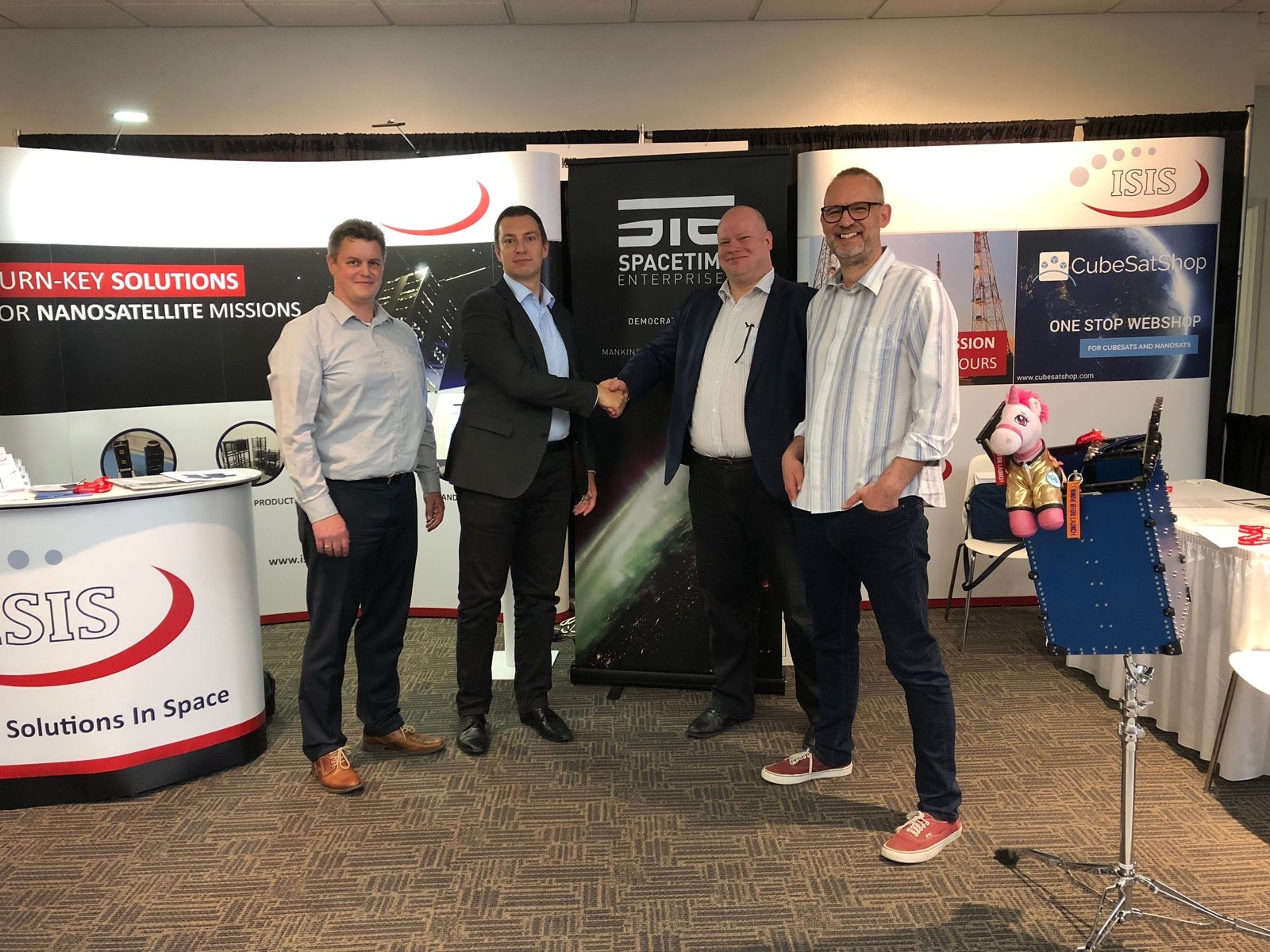 SpaceTime Enterprises Delivers Letter of Intent to ISISPACE for Two Nanosatellite Platforms